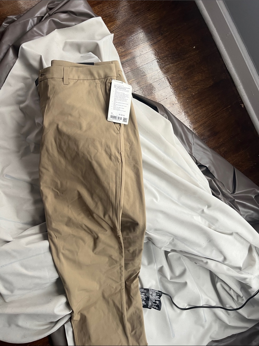 lululemon athletica Men's Chino Pants in Khaki Tan